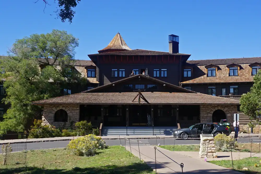 El_Tovar_Grand_Canyon_Village_09_2017_5284 (1)