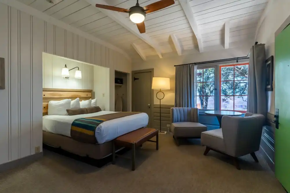 Lodges_at_grand_canyon