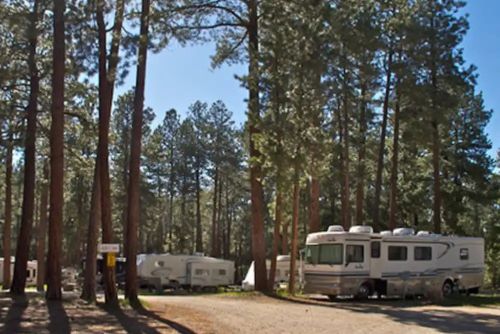 grand-canyon-national-park-camping-kaibab-camper-village 1