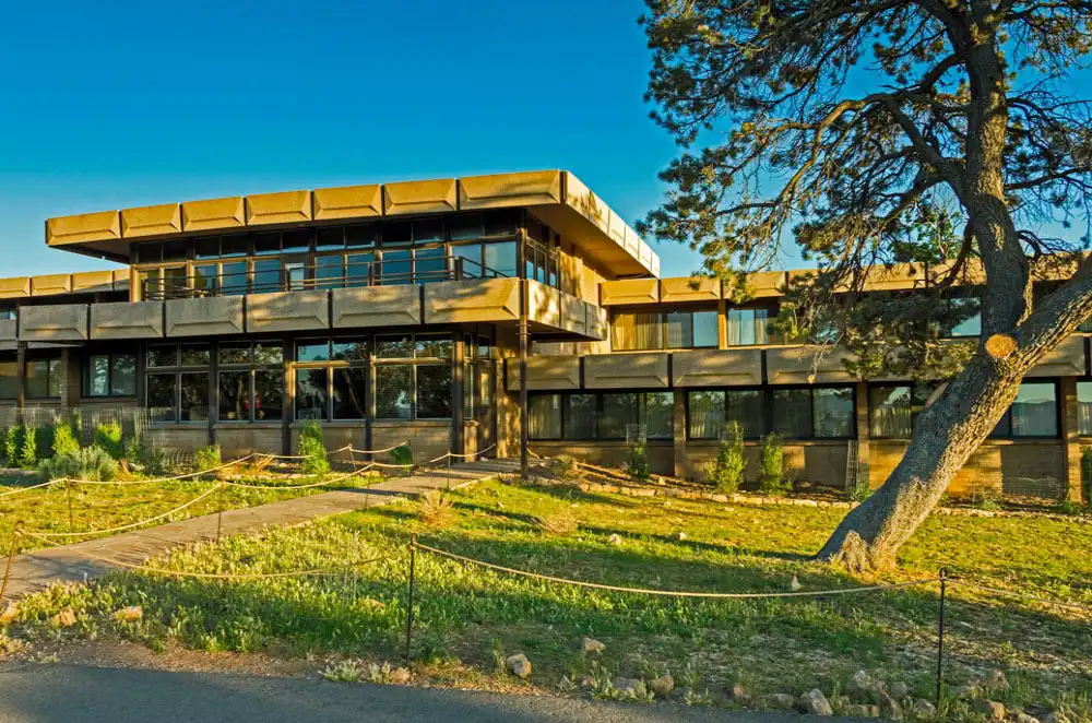 grand-canyon-national-park-lodges-kachina-lodge 1