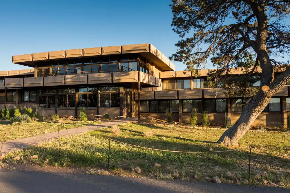 grand-canyon-national-park-lodges-thunderbird-lodge 2