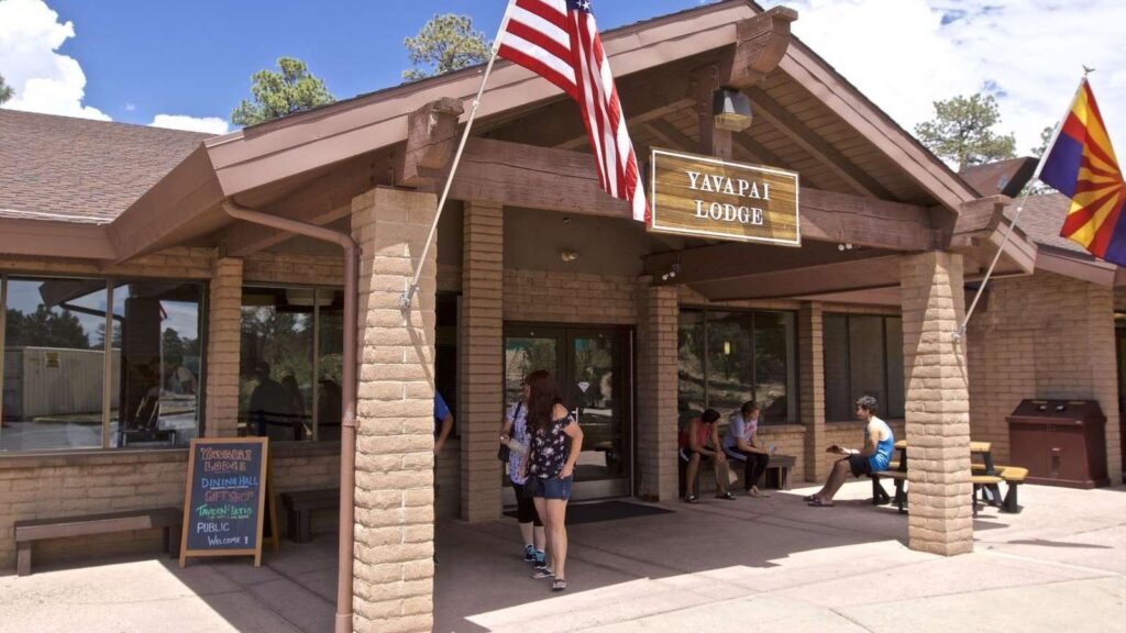 grand-canyon-national-park-lodges-yavapai-lodge 1