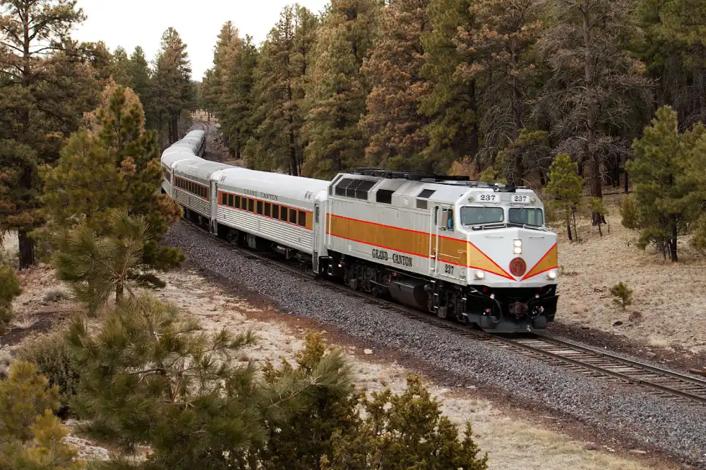grand-canyon-national-park-tours-railway
